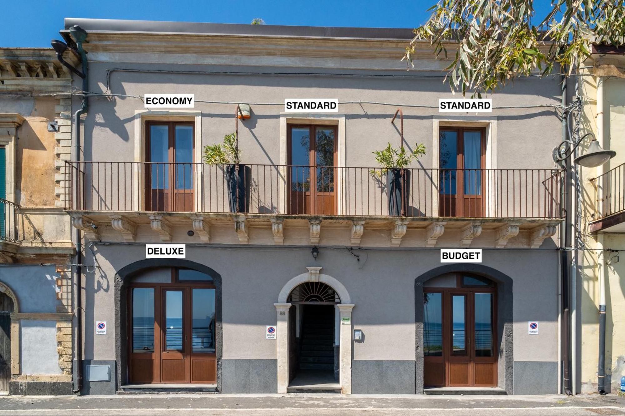 Отель Casa Scala Ачиреале Экстерьер фото